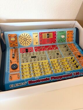 Elenco Electronic Playground 130 Learning Center Circuit Builder Retail $140